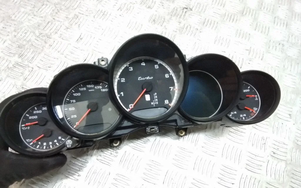 Speedometer (instrument cluster) – Porsche Cayenne (92A) (2010-2017)