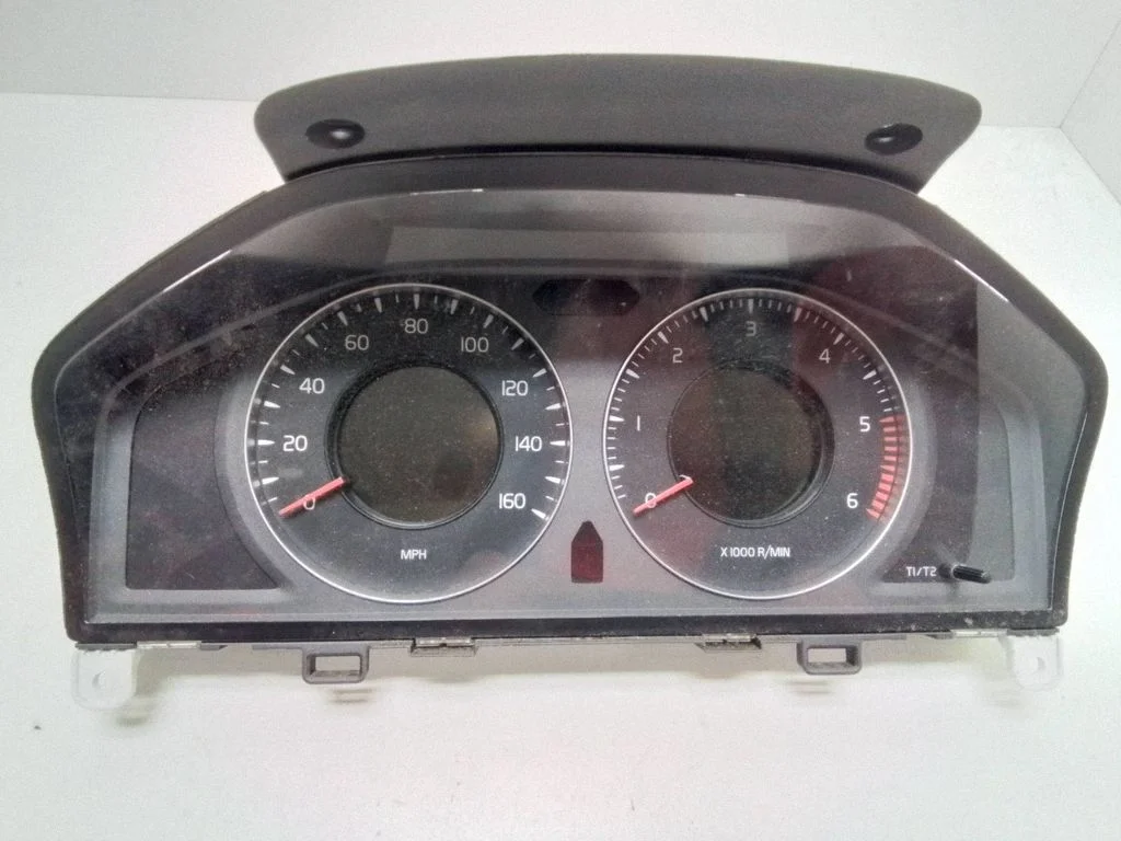 Speedometer (instrument cluster) 31254540AA