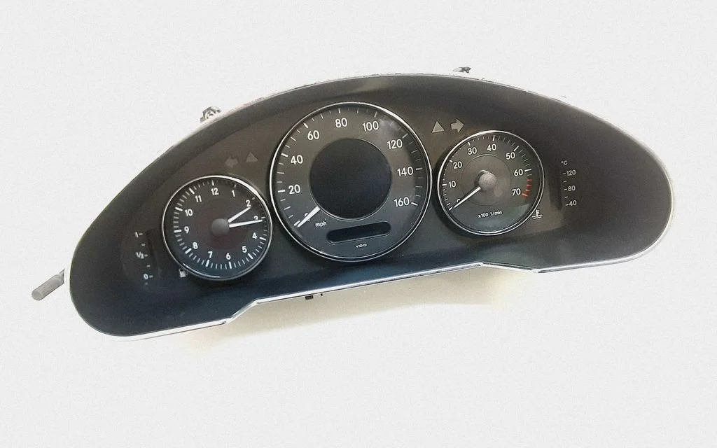 Spidomeeter (näidikuplokk) – Mercedes-Benz CLS-klass C219 (2003-2011)