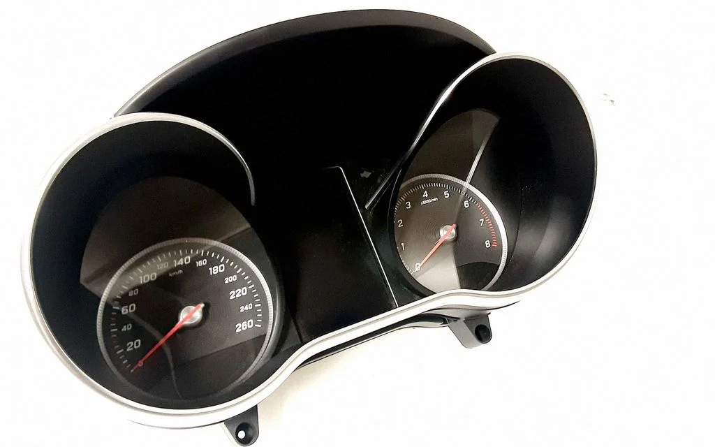 Spidomeeter (näidikuplokk) – Mercedes-Benz C-klass W205 (2014-2021)
