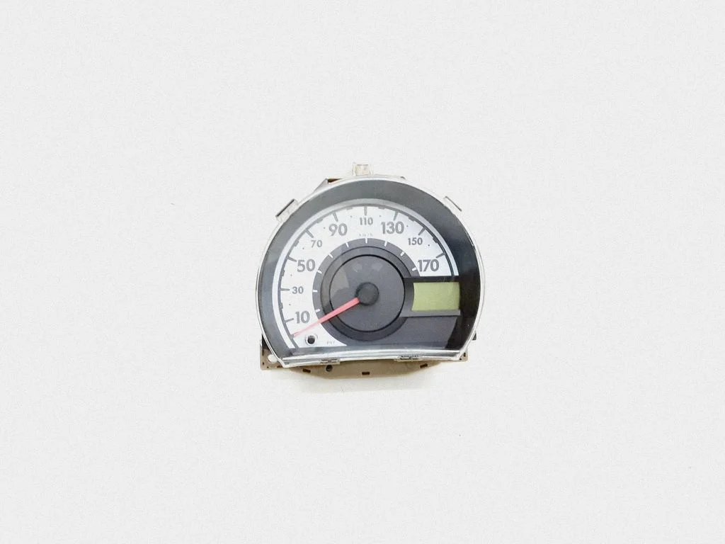 Speedometer (instrument cluster)