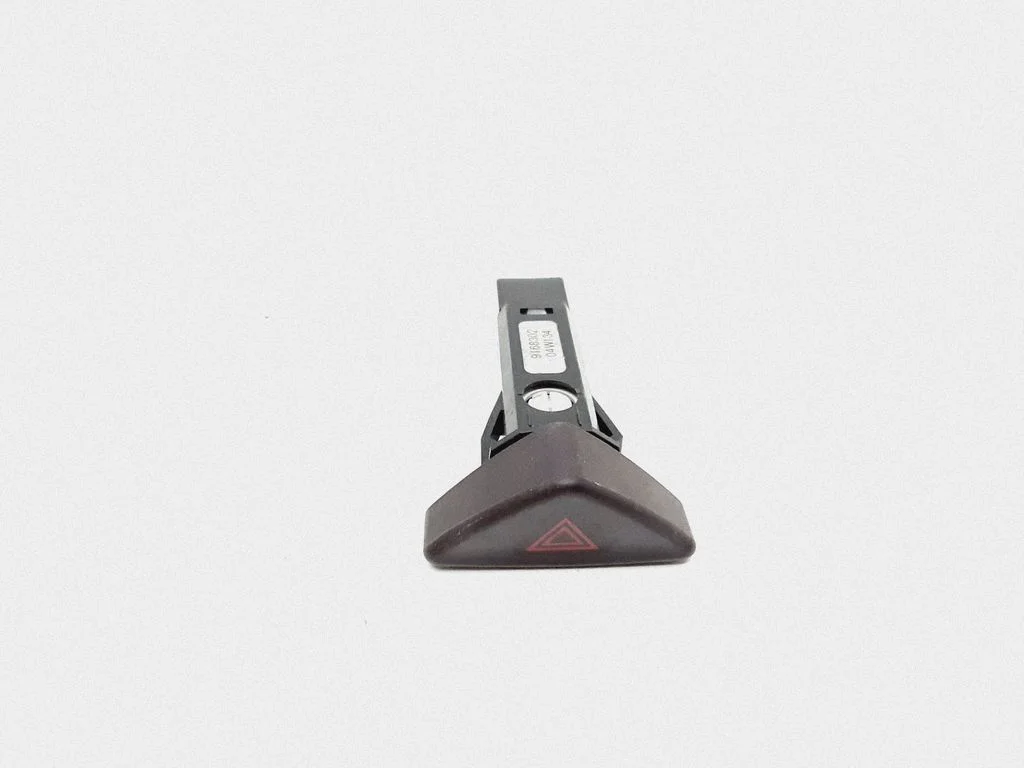 Hazard light switch 9168302