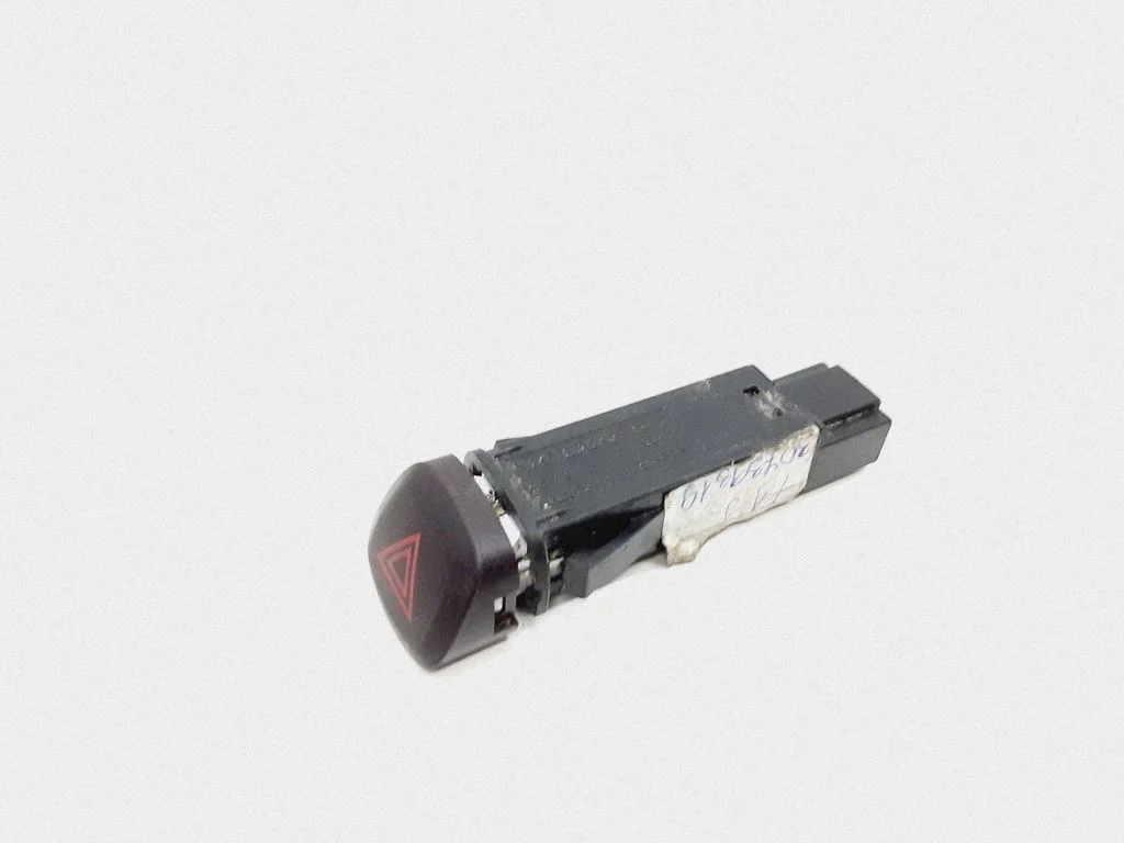 Hazard light switch 30739319