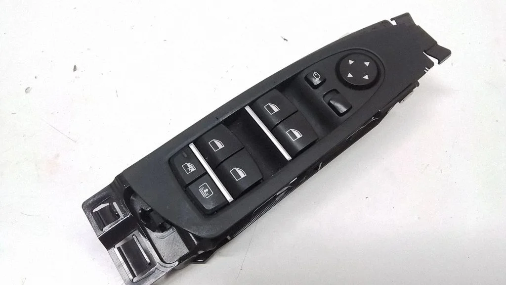Electric window control switch 9163574