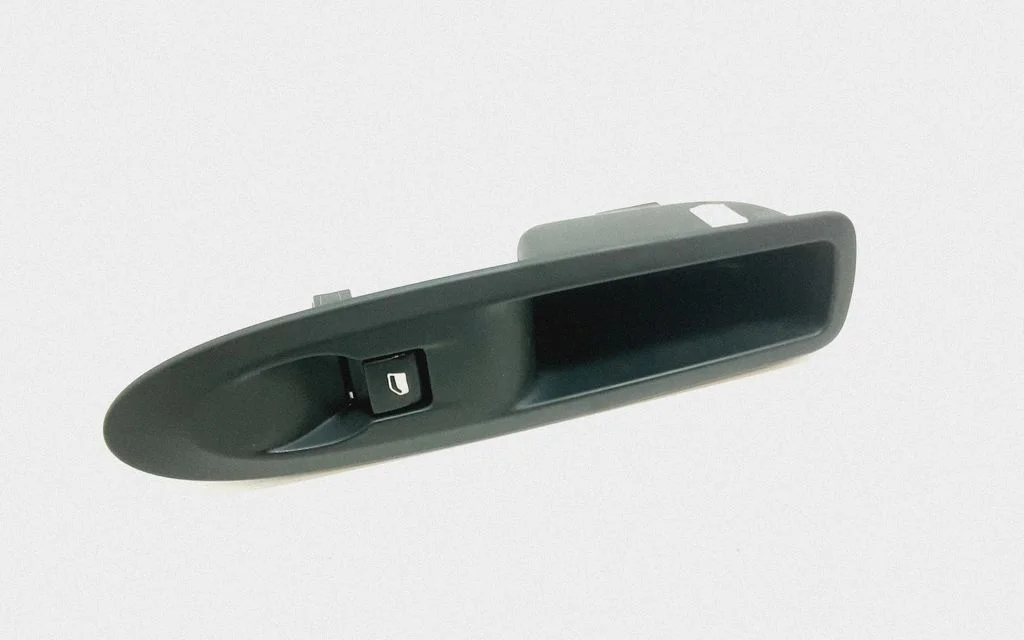 Electric window control switch 96657926