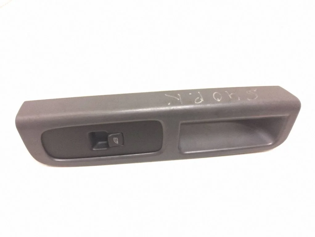 Electric window control switch 8679473