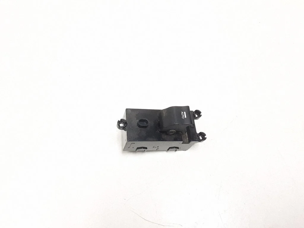 Electric window control switch 39R5101310