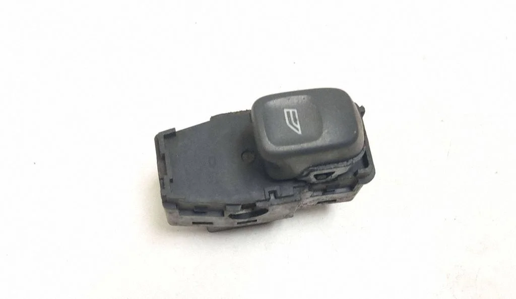 Electric window control switch 9472275