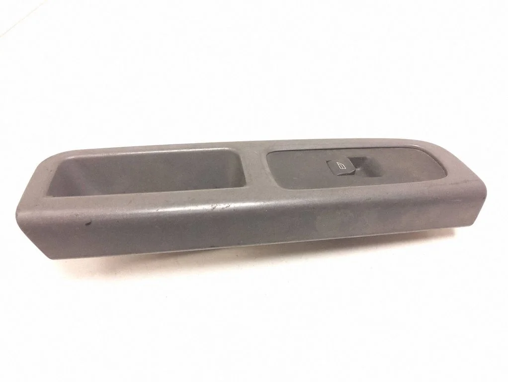 Electric window control switch 8679473