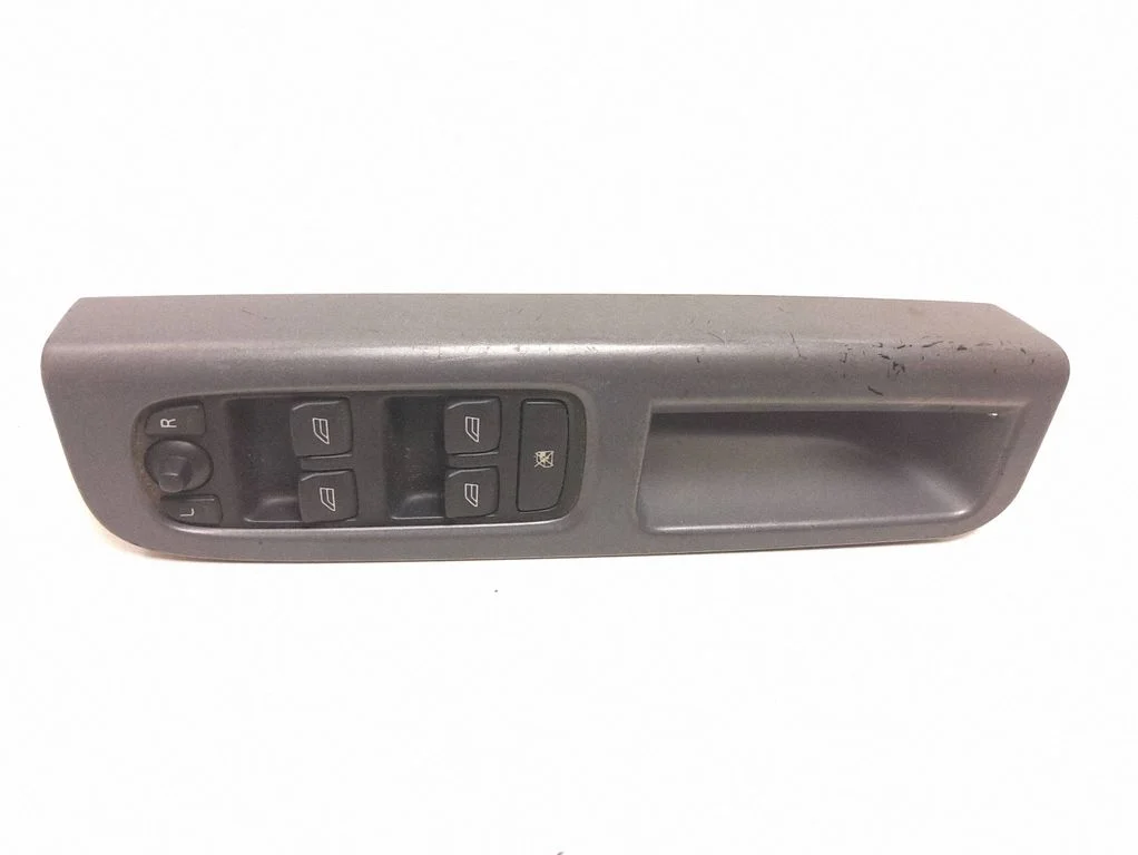 Electric window control switch 8679473