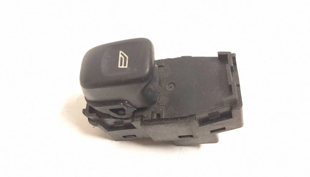 Electric window control switch 8685288