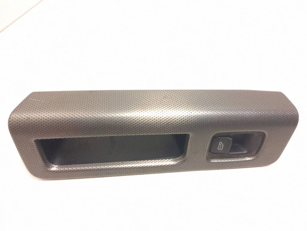 Electric window control switch 8663819