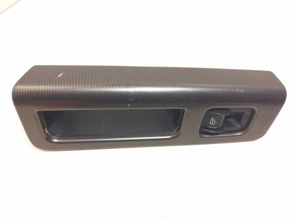 Electric window control switch 8663819
