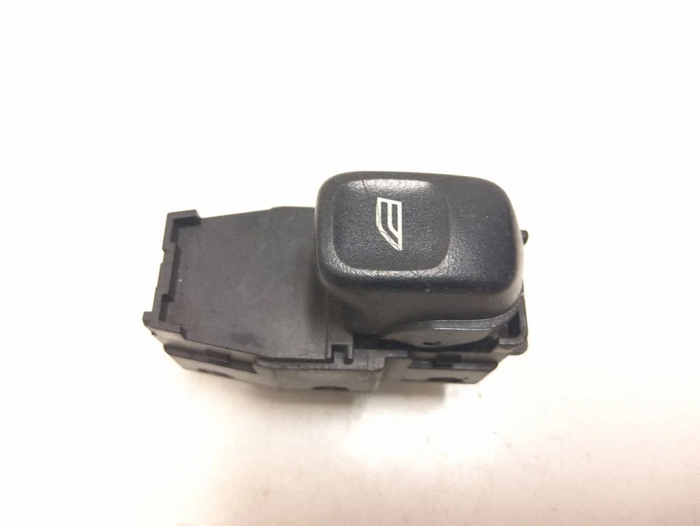 Electric window control switch 30658696