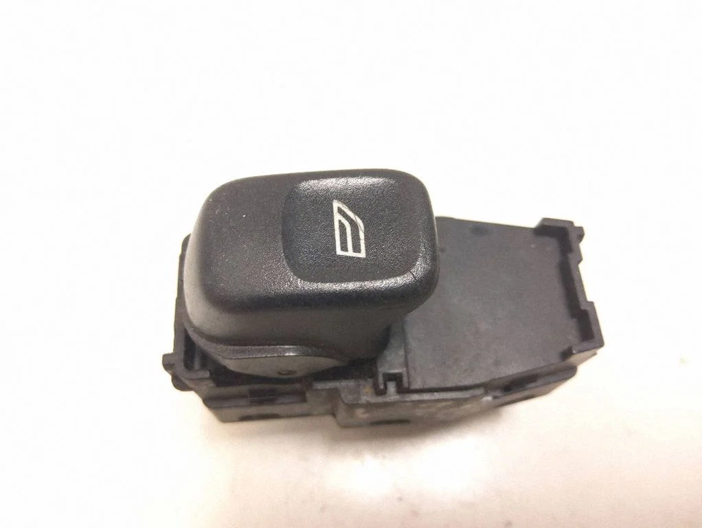 Electric window control switch 30658696