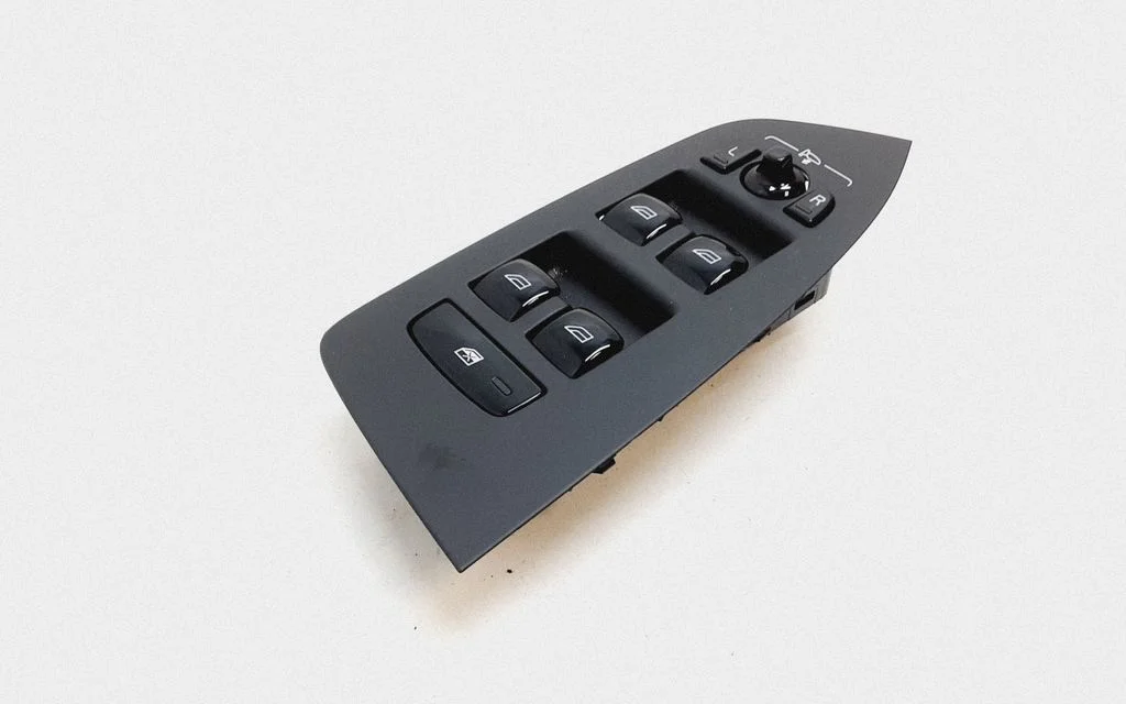 Electric window control switch 31433926