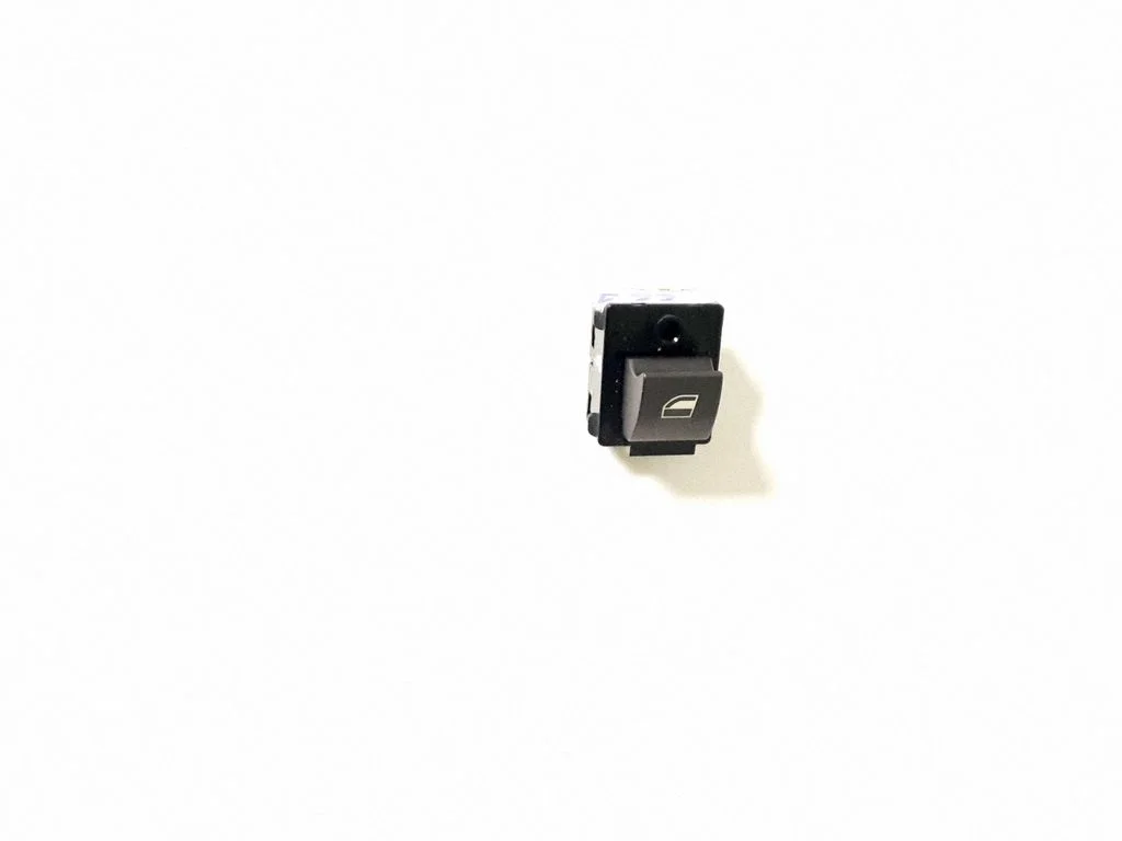 Electric window control switch 8379597