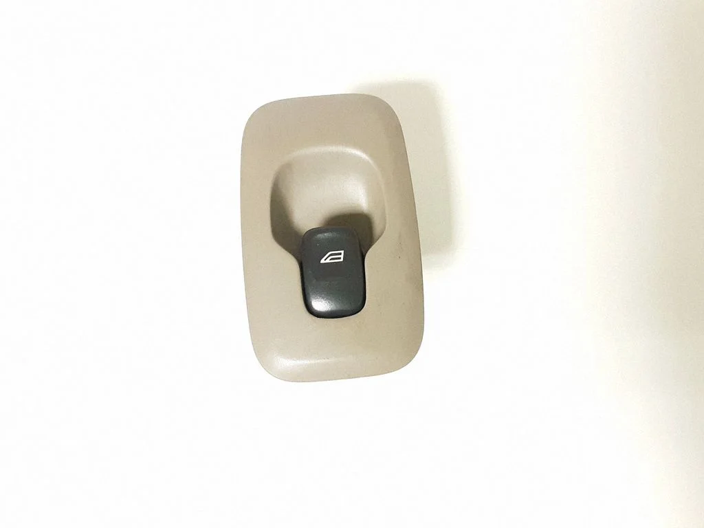 Electric window control switch – Volvo XC90 (2003-2006)