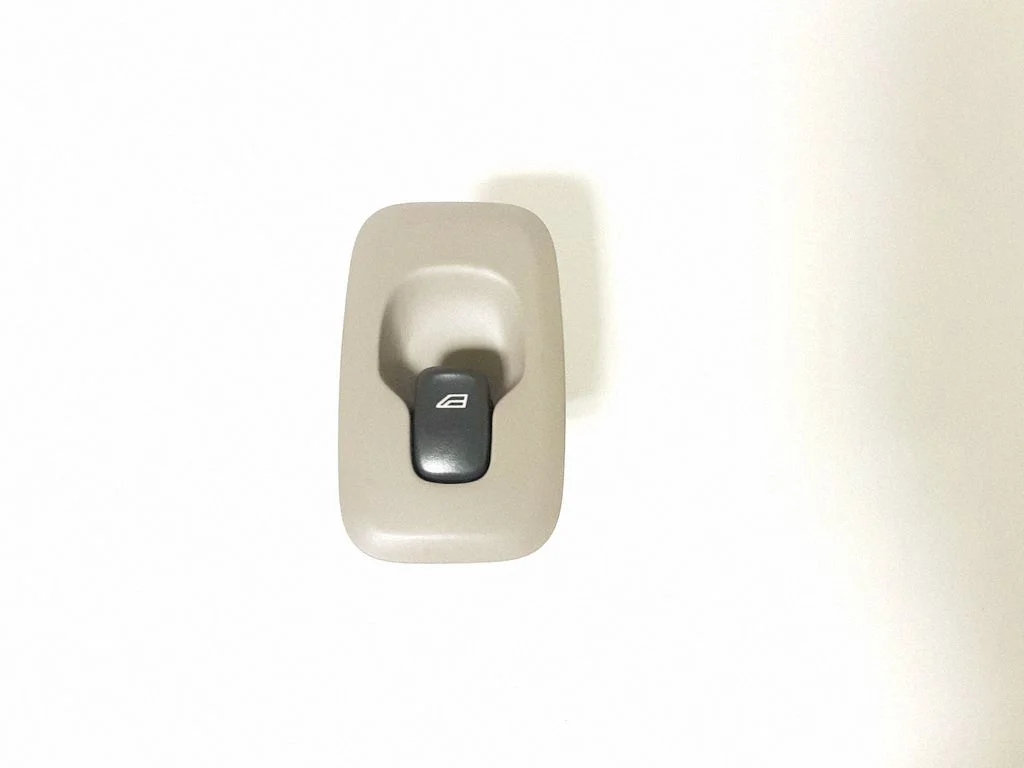Electric window control switch – Volvo XC90 (2003-2006)