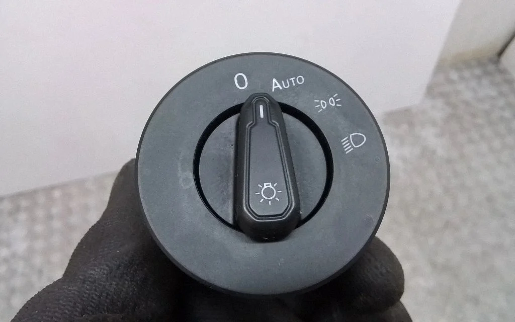 Light switch – Volkswagen Jetta USA (2019-)