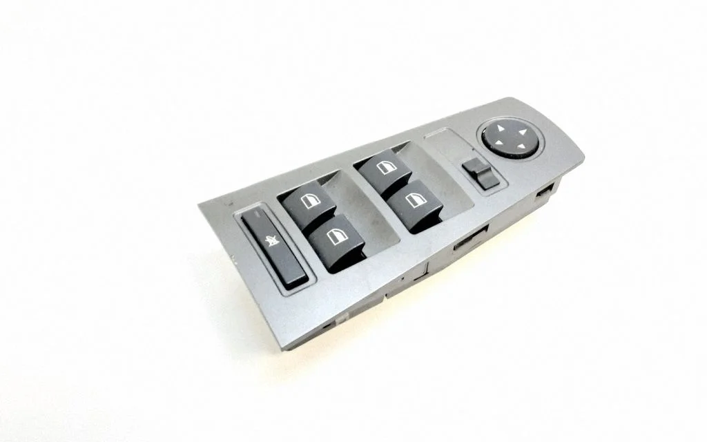 Electric window control switch 6915008