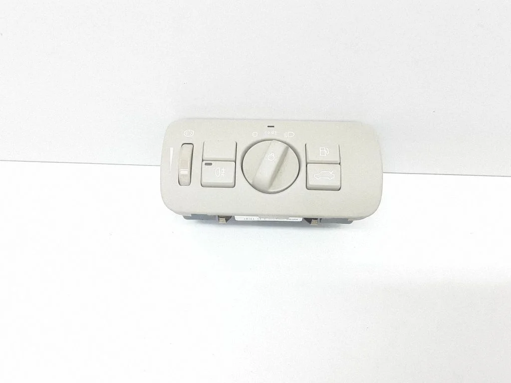 Light switch 30739420
