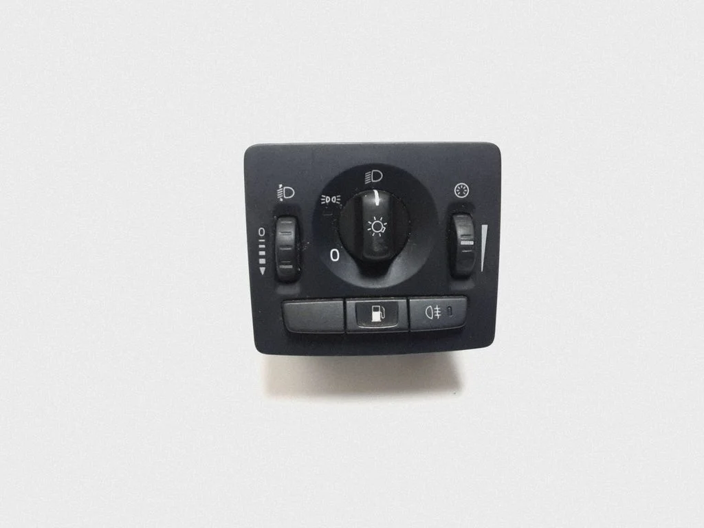 Light switch 30739298