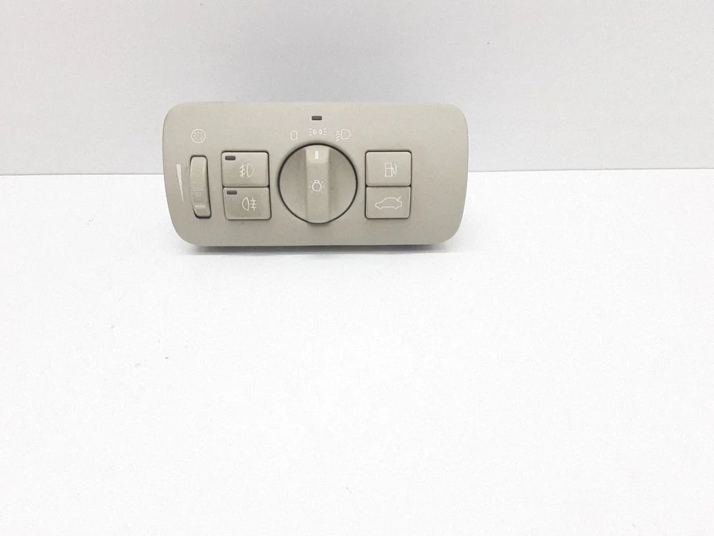 Light switch 30739422