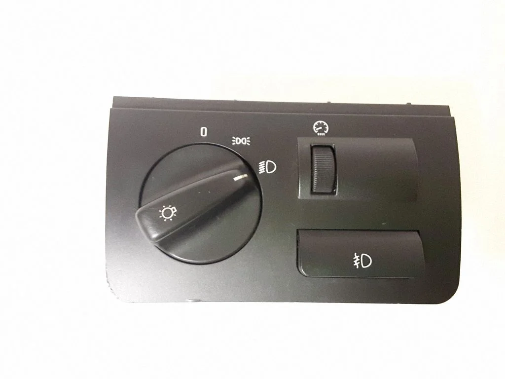 Light switch 8372205