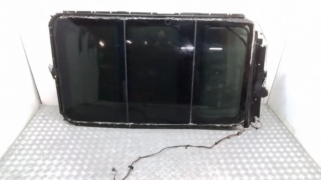 Katuseluugi komplekt 4L0877041L