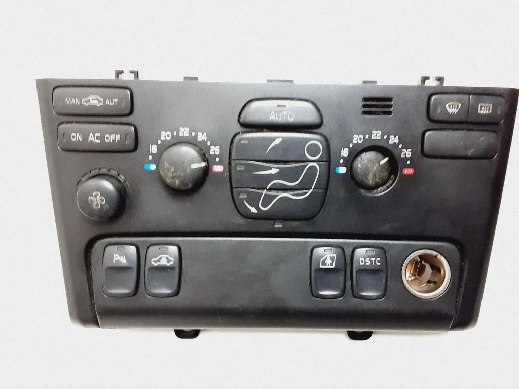 Kliimaseadme/kütte juhtplokk (salongis) – Volvo XC90 (2003-2006)