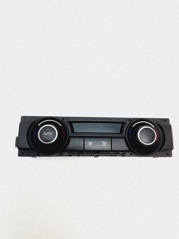 Kliimaseadme/kütte juhtplokk (salongis) – BMW X5 E70 (2006-2013)