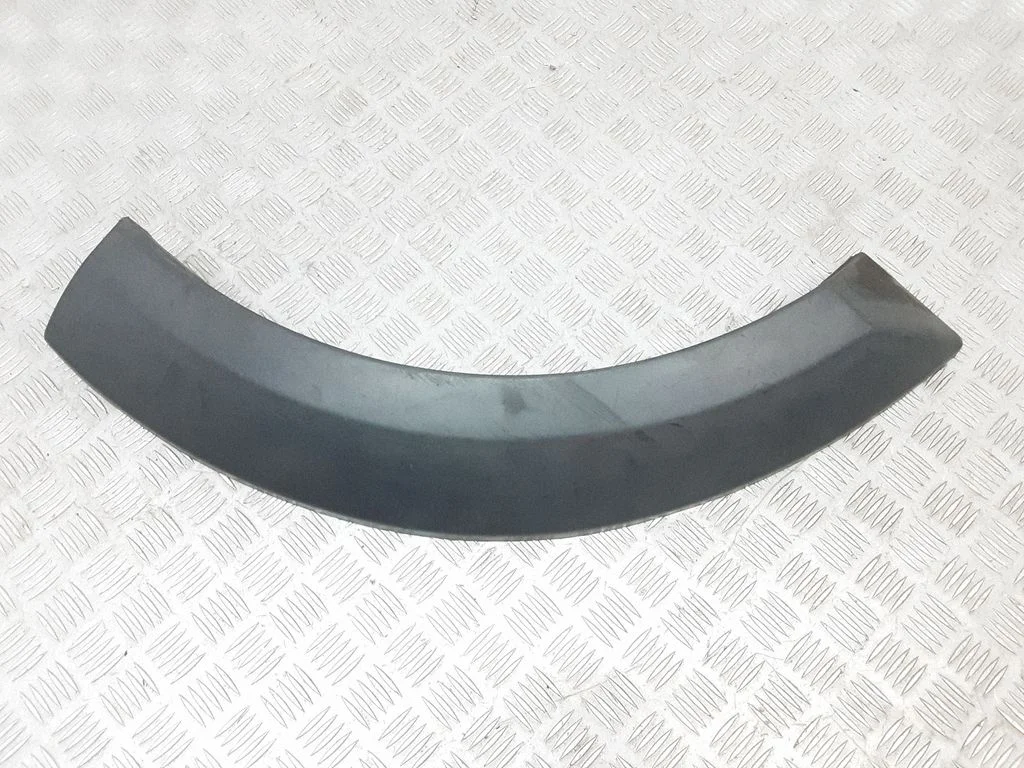 Rear arch trim DFK000045