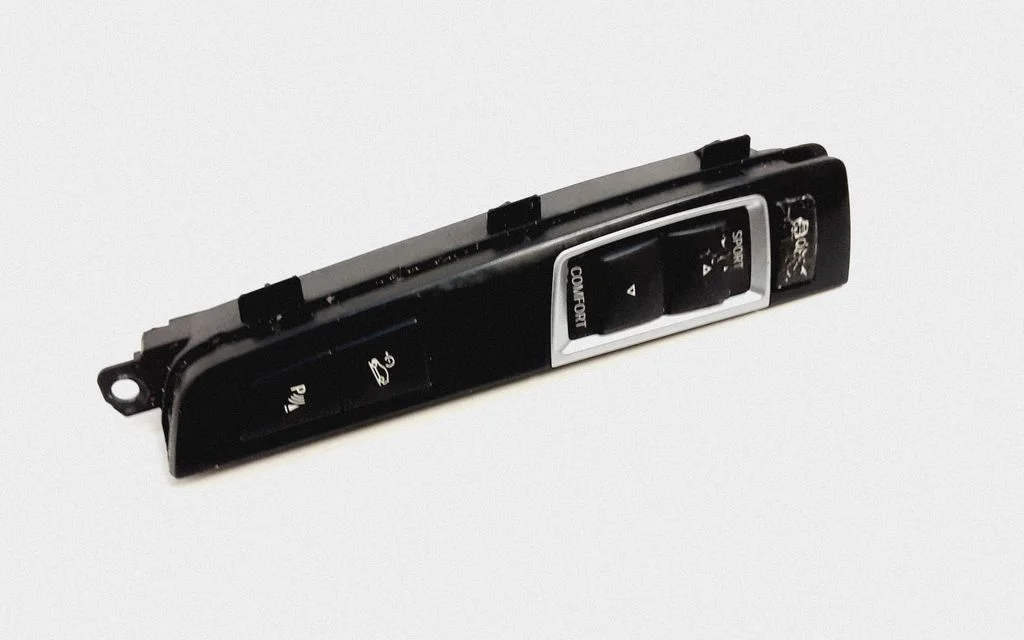 Suspension control unit/module – BMW 7 Series F01 F02 F03 F04 (2008-2016)
