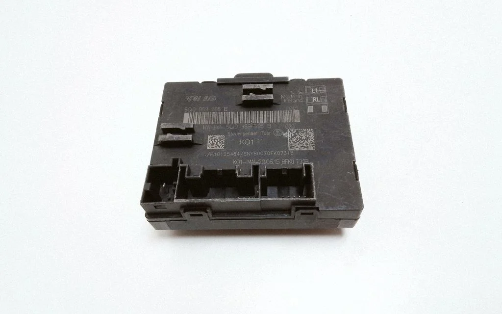 Door control unit/module – Volkswagen Passat CC (2008-2016)