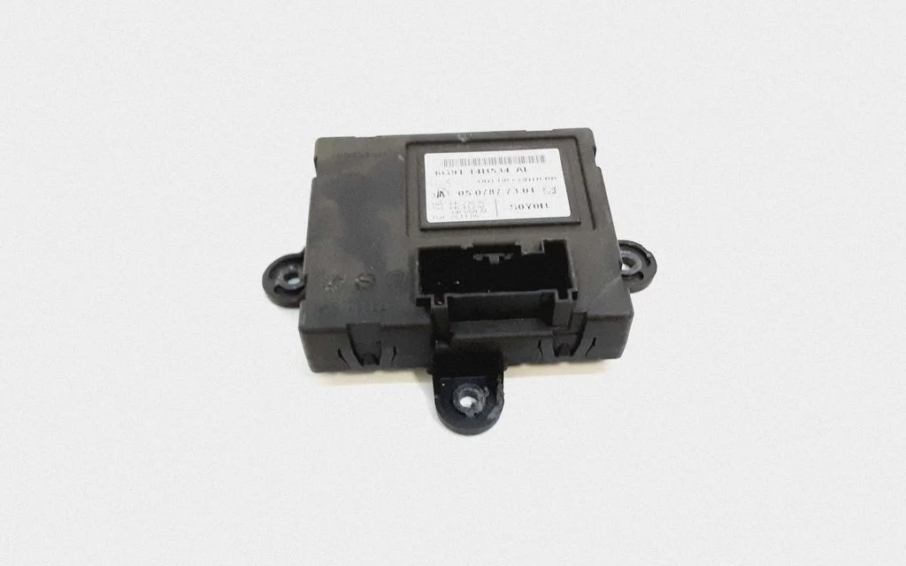 Door control unit/module – Volvo S80 (2007-2013)