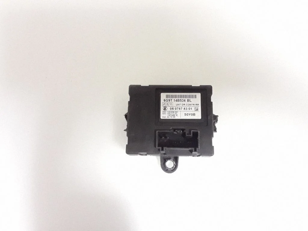 Durvju elektronikas vadības bloks – aizmugurējā labā