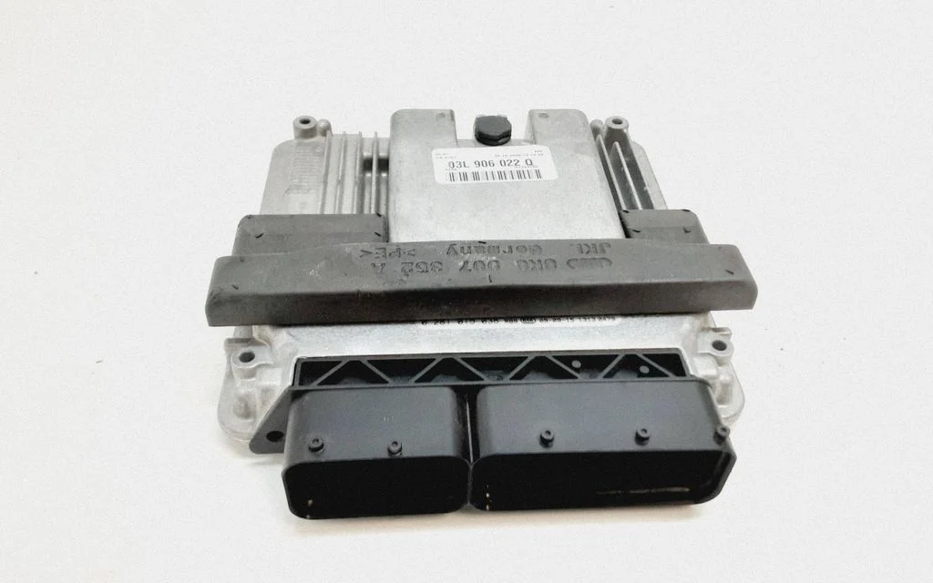 Engine control unit/module – Audi Q5 SQ5 8R (2008-2017)