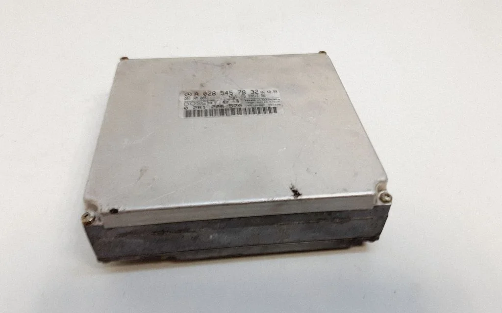Dzinēja vadības bloks – Mercedes-Benz CLK klase A208 C208 (1997-2002)