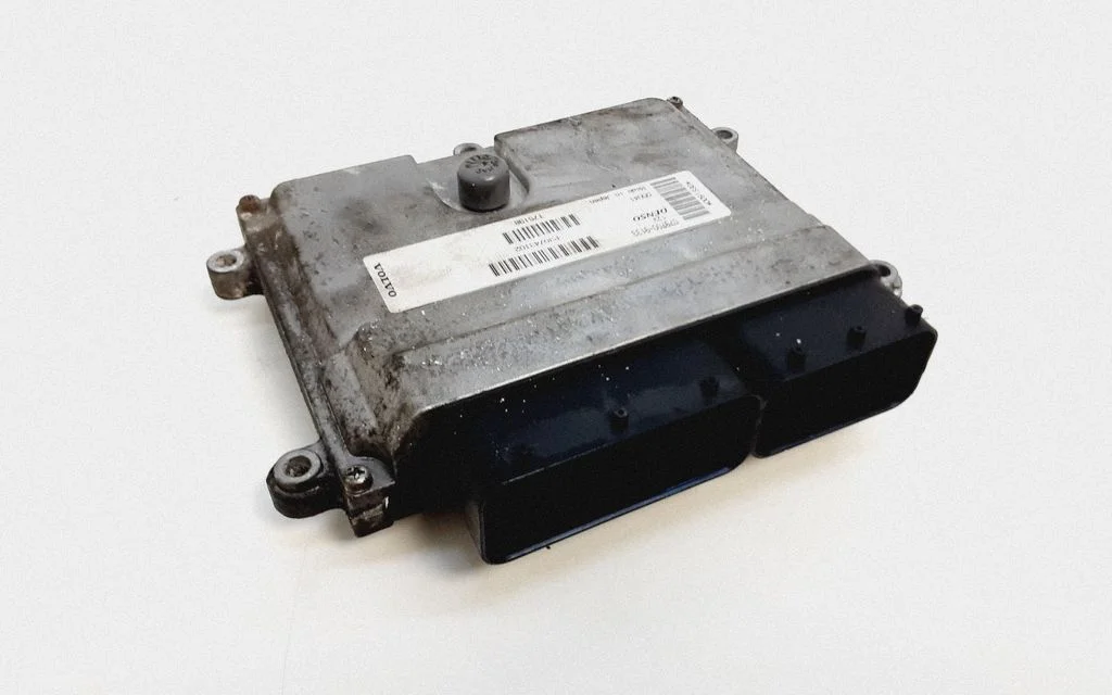Engine control unit/module 30743102