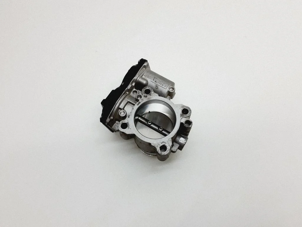 Throttle valve DS7G9F991BB