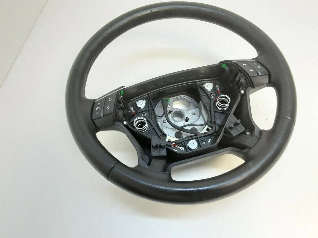 Steering wheel – Volvo XC90 (2007-2014)