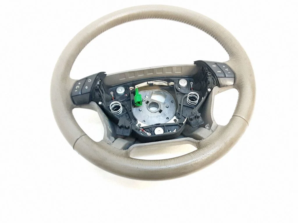 Steering wheel – Volvo XC90 (2003-2006)