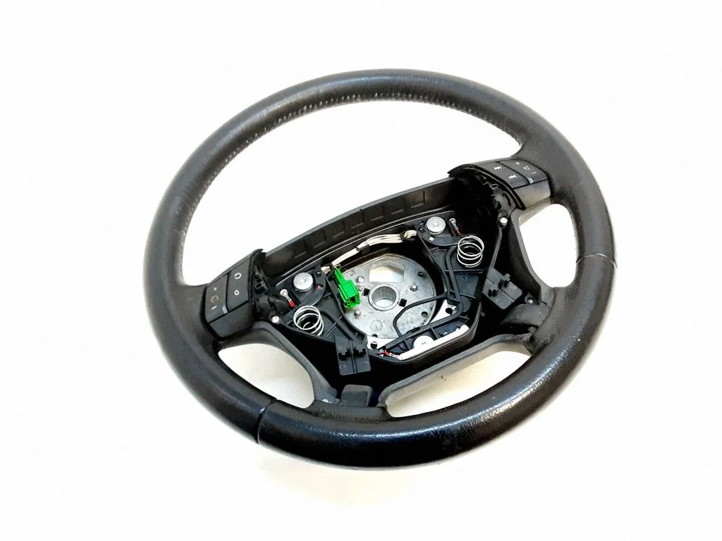 Steering wheel – Volvo XC90 (2003-2006)