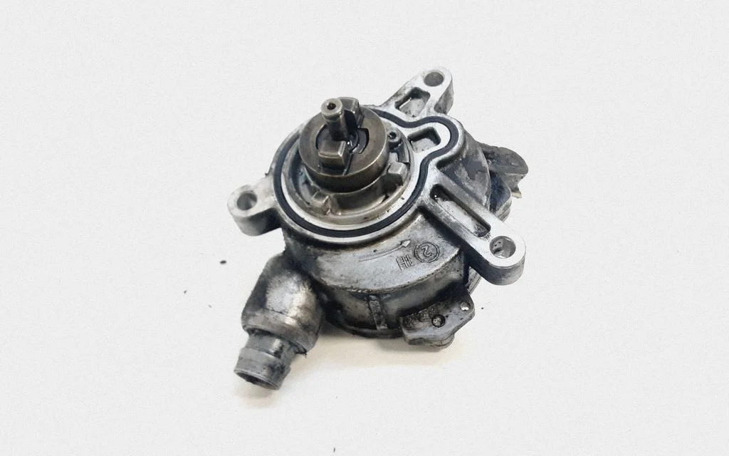 Vacuum pump – Volvo XC90 (2003-2006)