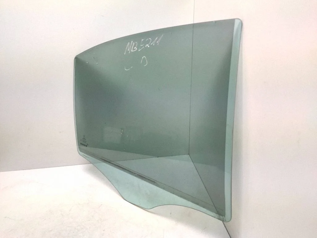 Rear door window glass 43R000262