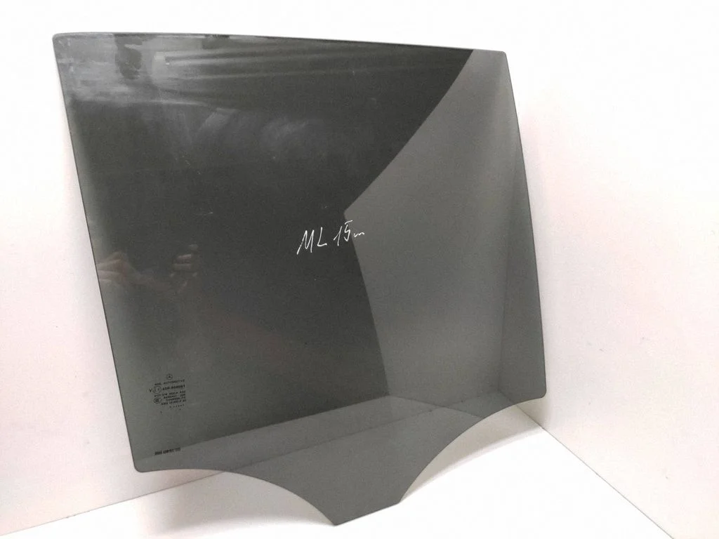 Rear door window glass 43R000091