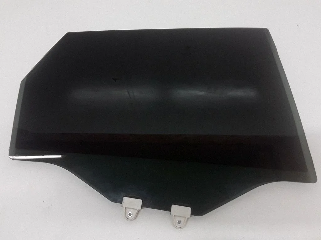 Rear door window glass – rear right
