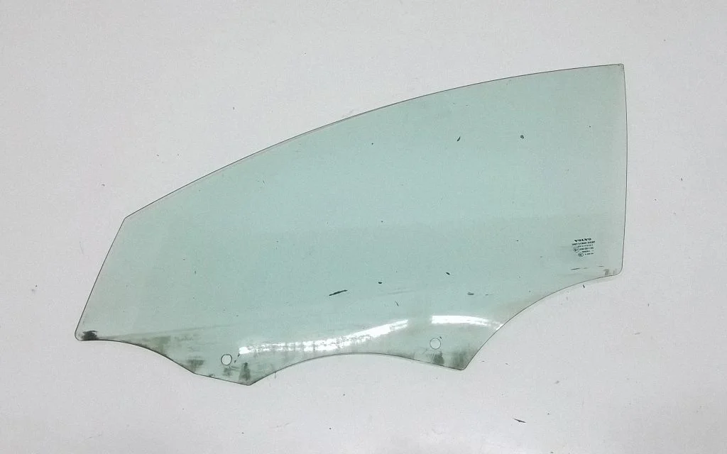 Front door window glass four-door 43R001106