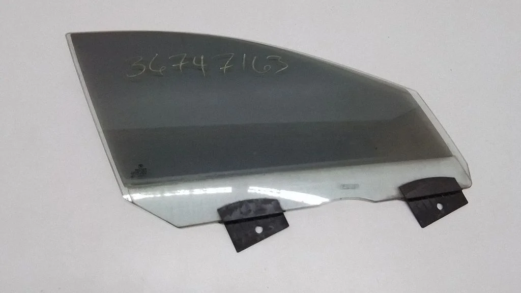 Front door window glass four-door – BMW 7 Series F01 F02 F03 F04 (2008-2016)